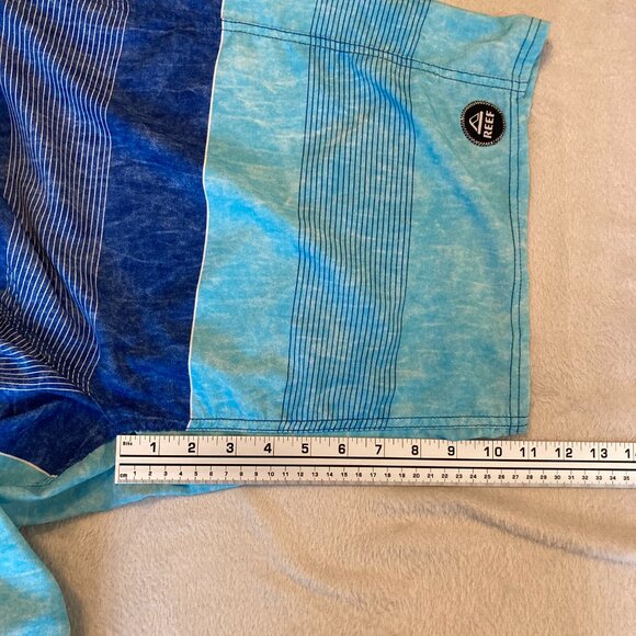 Reef Men's boardshort Swim Trunks Size 38 Approx. EUC - Picture 8 of 10